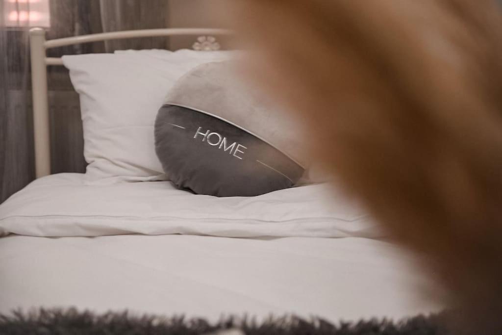 טריקלה A Home Away From Home מראה חיצוני תמונה
